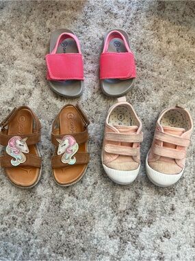 Cat & Jack Girls Sneaker and Sandals Shoe Bundle for Kids | Size 5/6 & 6